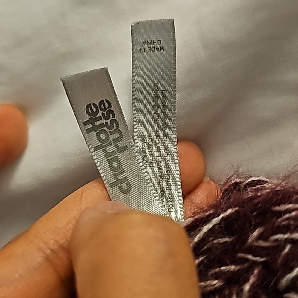 CHARLOTTE RUSSE Women's Knit Scarf - Picture 4 of 4